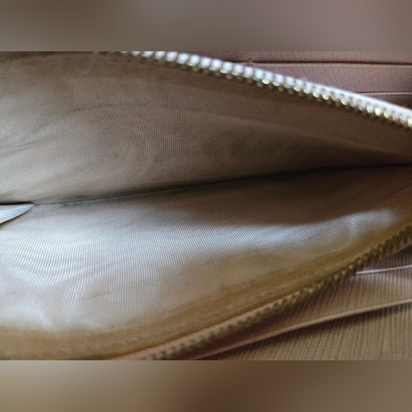 Salvatore Ferragamo Miss Vara Bow 3/4 Zip Leather Wallet - Picture 13 of 16